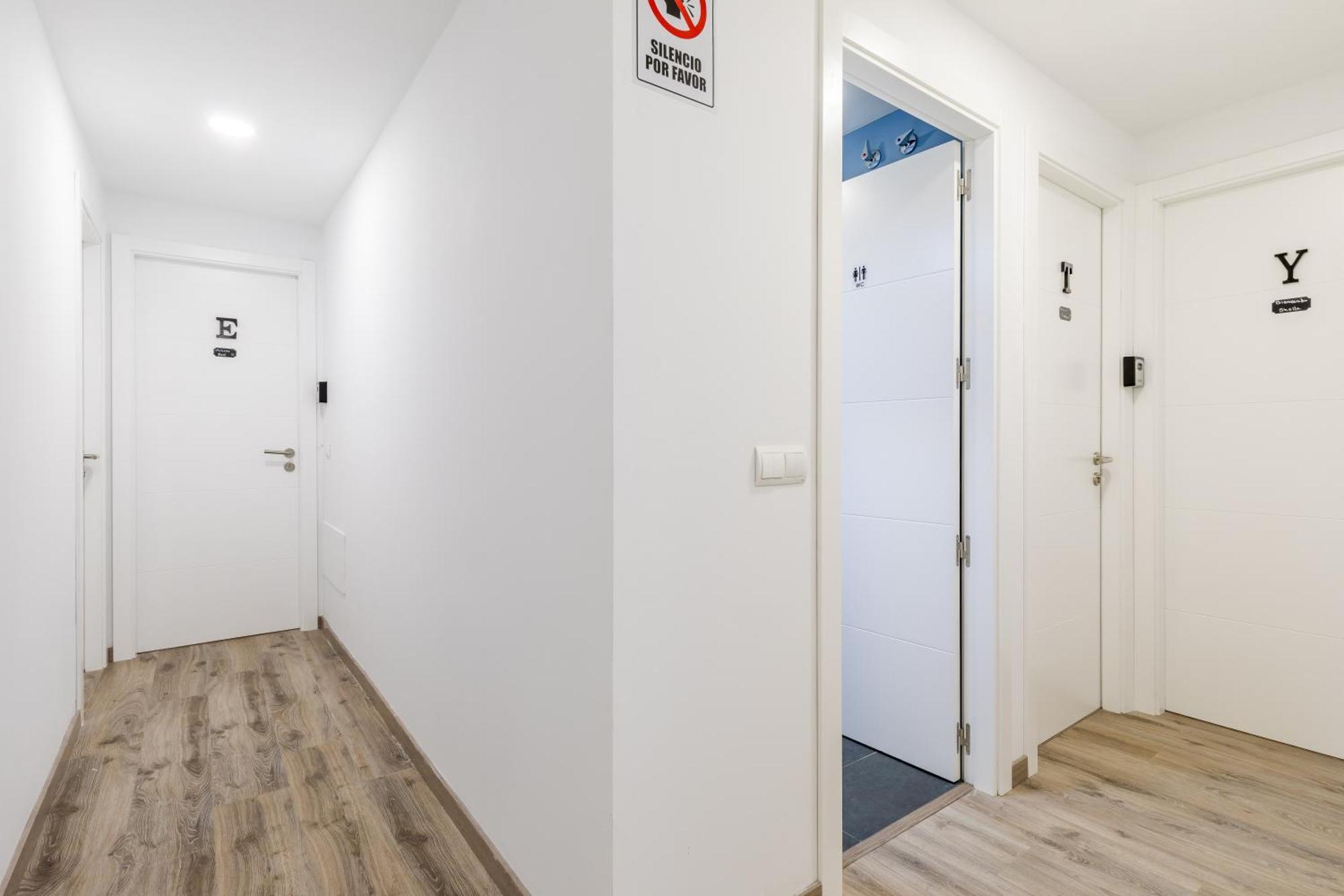 Ayz Villegas - Auto Check-In Property — Photos 3