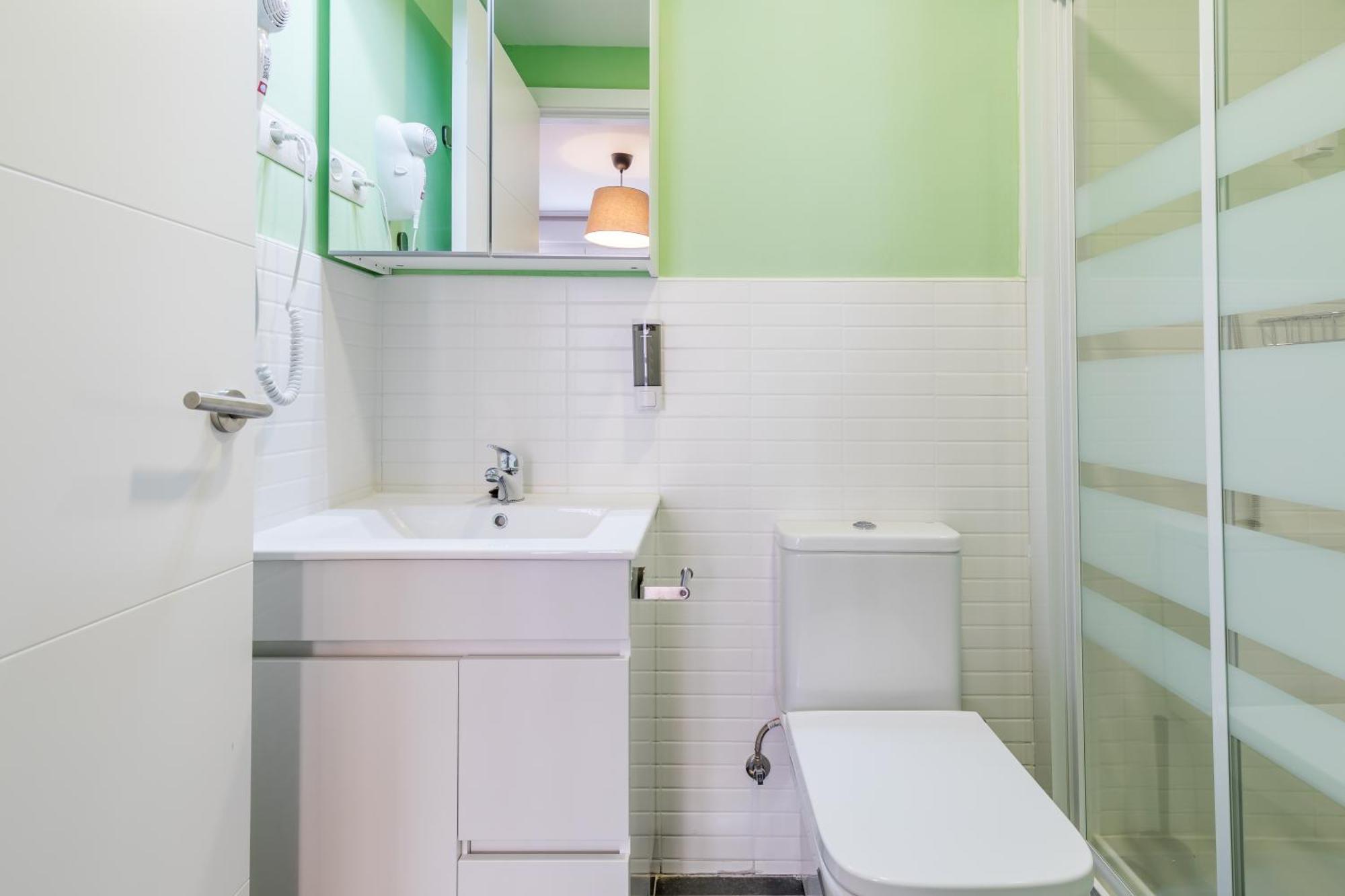 Ayz Villegas - Auto Check-In Property — Photos 2